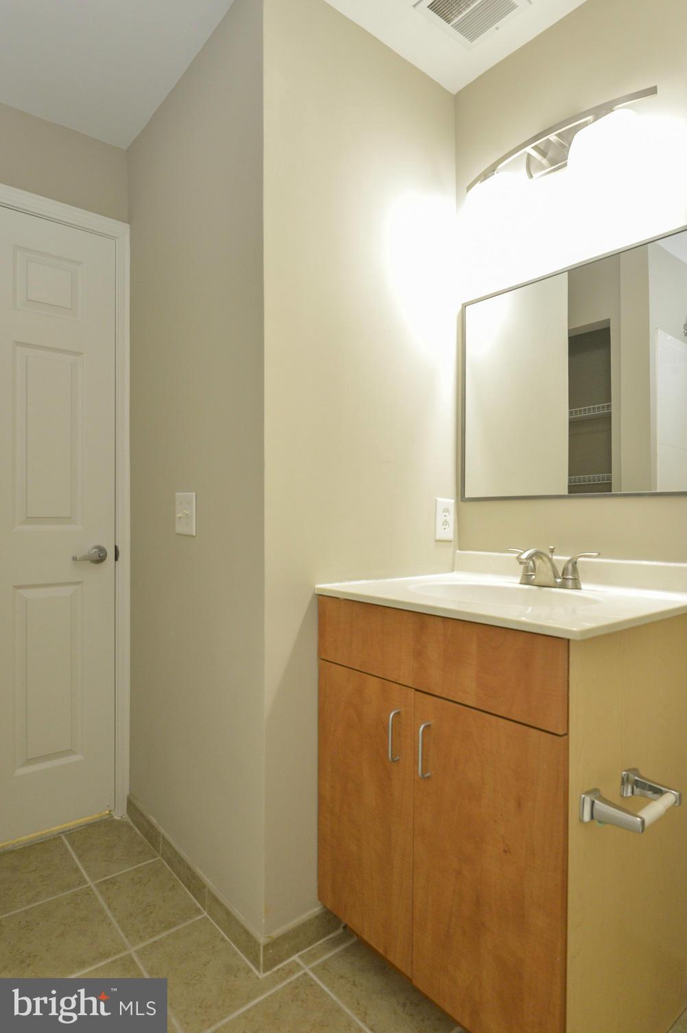1002 Primrose Road, Unit 202 Annapolis, MD 21403 - Photo 11 of 30 Hall Full Bath
