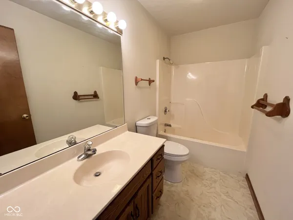 $195,000 | 823 Freedom Drive, Seymour, IN 47274