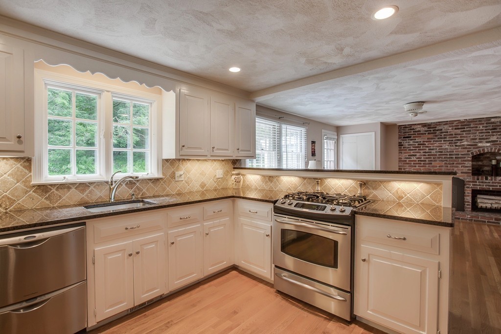 12 Heywood Road Westford, MA 01886 - Photo 9 of 28 Gallery Image 9