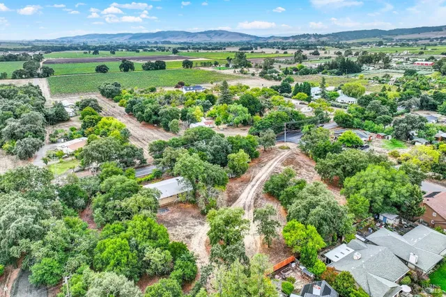 $1,800,000 | 677 Petaluma Avenue, Sonoma, CA 95476