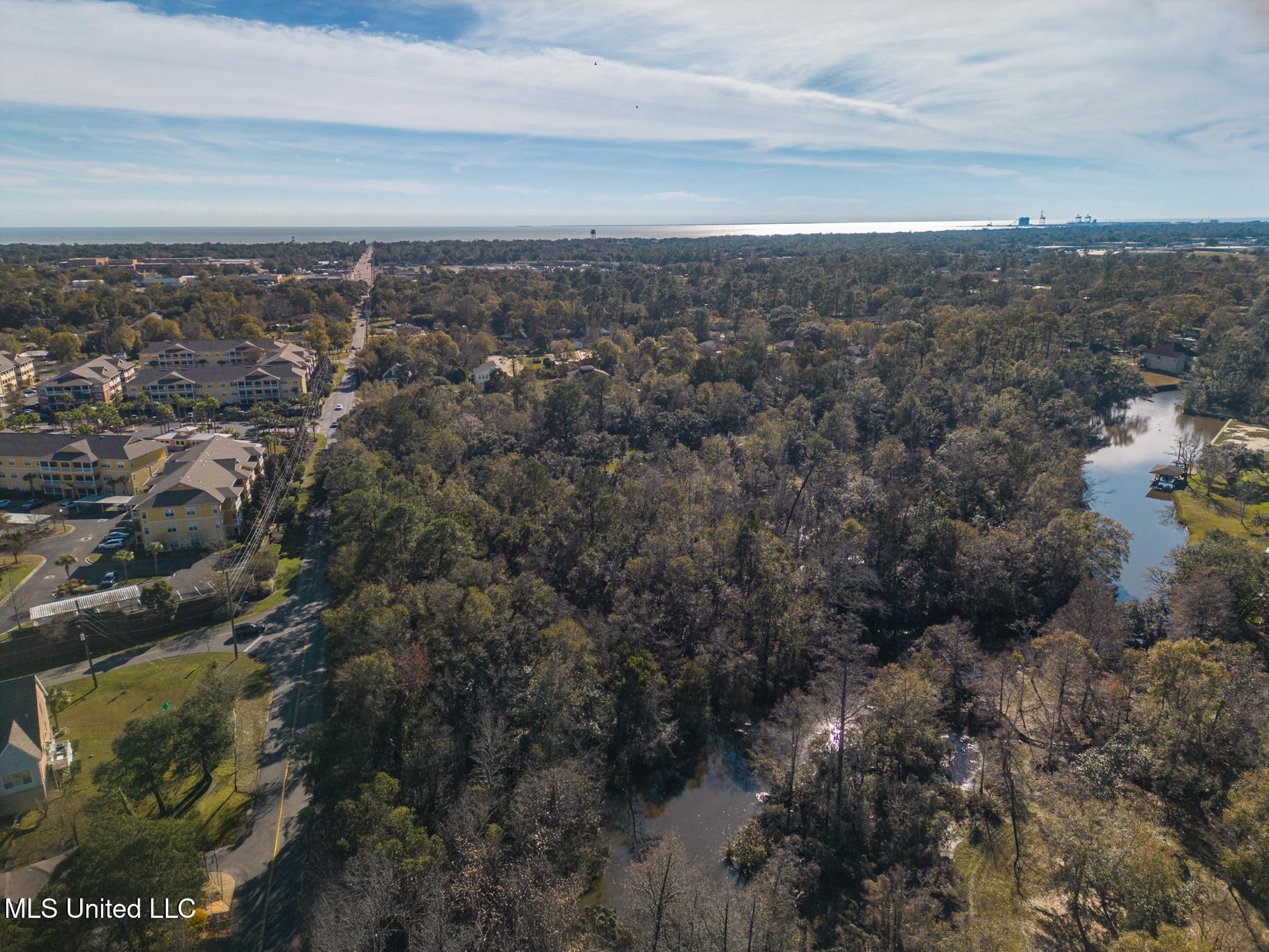 1017 Courthouse Road Gulfport, MS 39507 - Photo 6 of 10 Courthouse-55