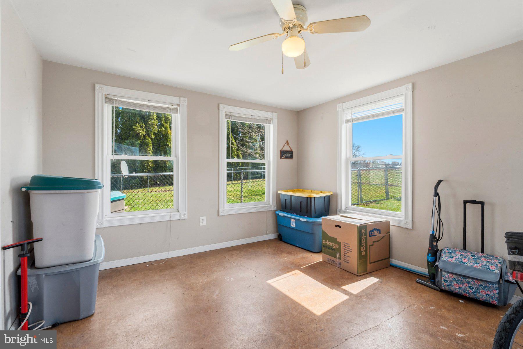 430 Clover Lane Hanover, PA 17331 - Photo 10 of 22 Sun Room or Mud Room