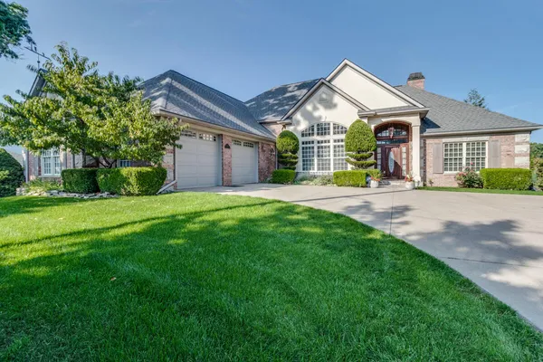 $675,000 | 1200 South Lakeside Drive, Battle Creek, MI 49015