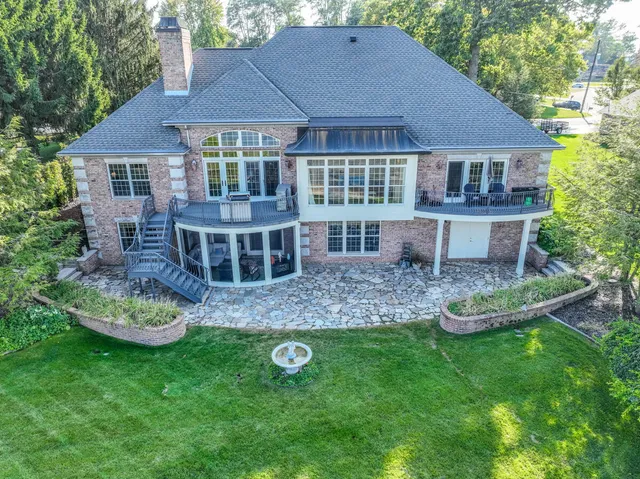 $675,000 | 1200 South Lakeside Drive, Battle Creek, MI 49015