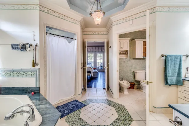 $675,000 | 1200 South Lakeside Drive, Battle Creek, MI 49015