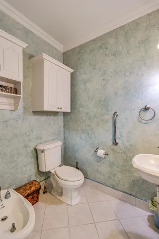 $675,000 | 1200 South Lakeside Drive, Battle Creek, MI 49015