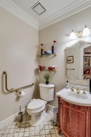 $675,000 | 1200 South Lakeside Drive, Battle Creek, MI 49015