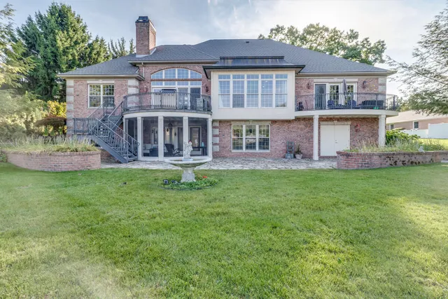 $675,000 | 1200 South Lakeside Drive, Battle Creek, MI 49015