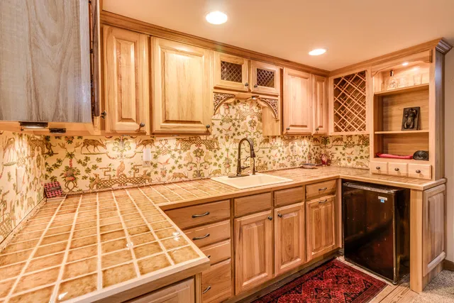 $675,000 | 1200 South Lakeside Drive, Battle Creek, MI 49015