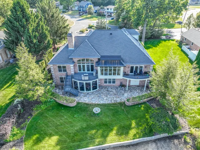 $675,000 | 1200 South Lakeside Drive, Battle Creek, MI 49015