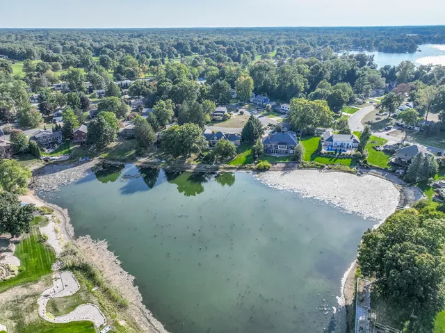 $675,000 | 1200 South Lakeside Drive, Battle Creek, MI 49015