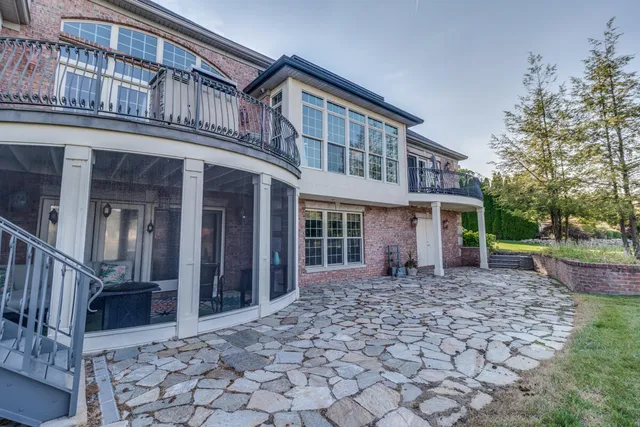 $675,000 | 1200 South Lakeside Drive, Battle Creek, MI 49015