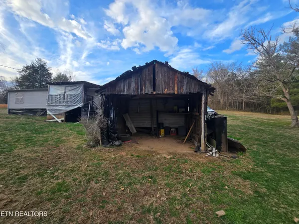 $85,000 | 345 Highway 421, Pennington Gap, VA 24277