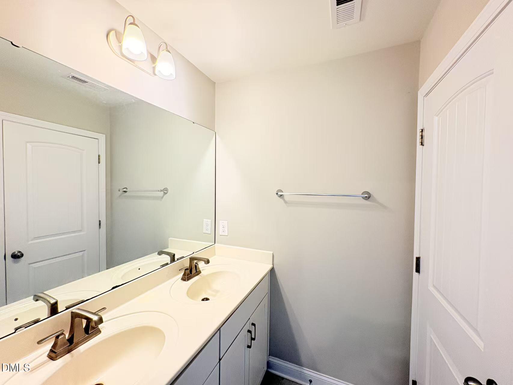 713 Newlyn Drive Raleigh, NC 27606 - Photo 23 of 29 Image_20260405201337_41_4