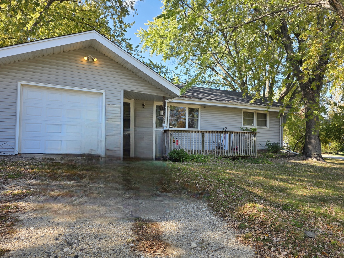 200 South Beck Road Lindenhurst, IL 60046 - Photo 2 of 6 a view of backyard of house