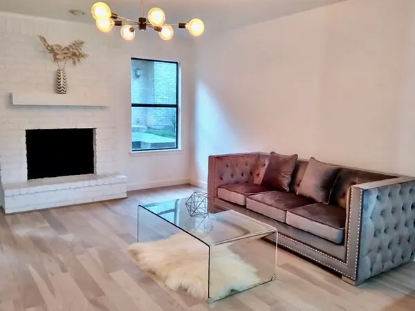 $1,700 | 824 Banister Lane, Austin, TX 78704