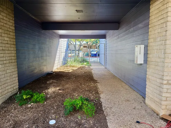 $1,700 | 824 Banister Lane, Austin, TX 78704