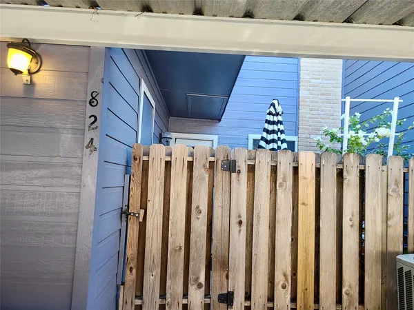 $1,700 | 824 Banister Lane, Austin, TX 78704