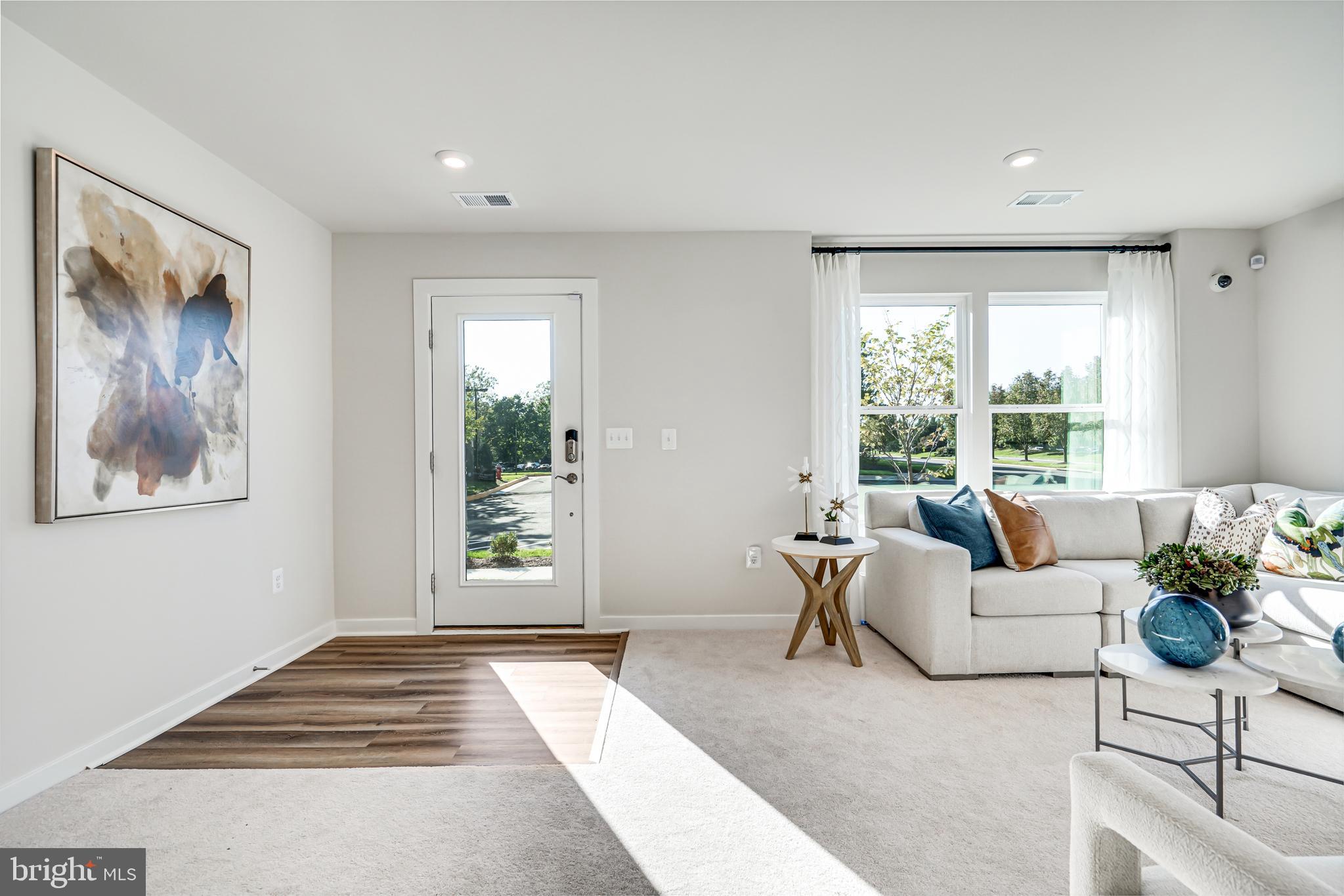 13658 Cobble Loop Woodbridge, VA 22193 - Photo 2 of 44 a living room with furniture and window