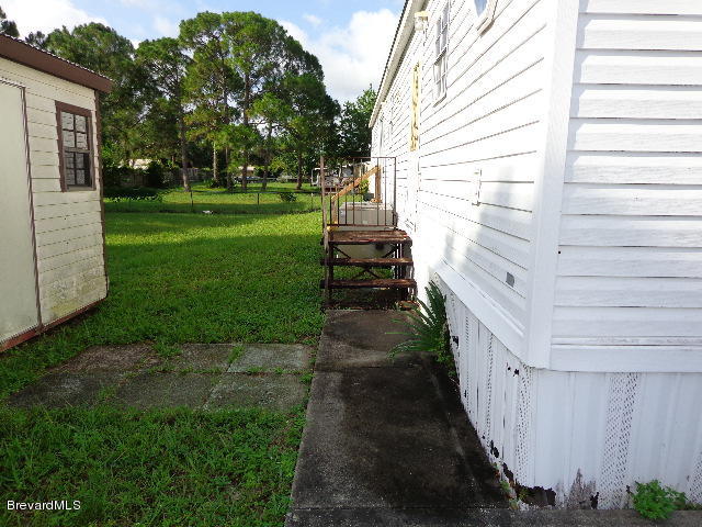 4281 Fountain Palm Road Cocoa, FL 32926 - Photo 13 of 14 044