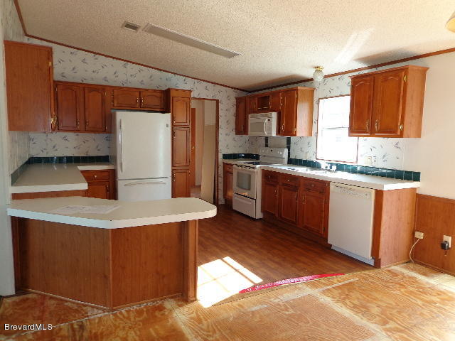 4281 Fountain Palm Road Cocoa, FL 32926 - Photo 3 of 14 033
