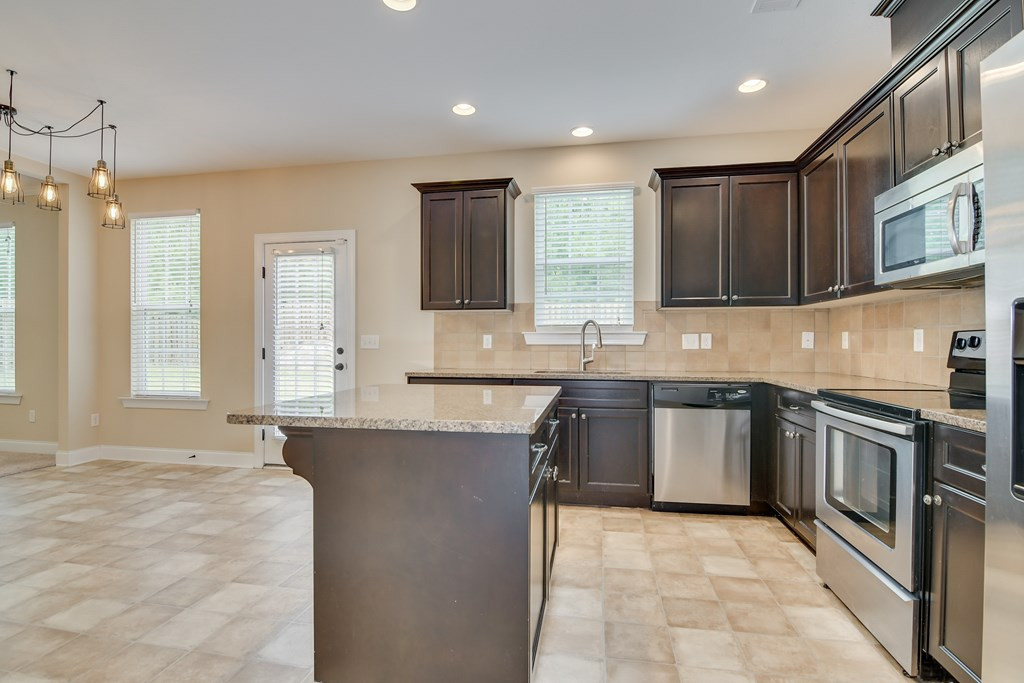 1031 Lancaster Way Grovetown, GA 30813 - Photo 14 of 46