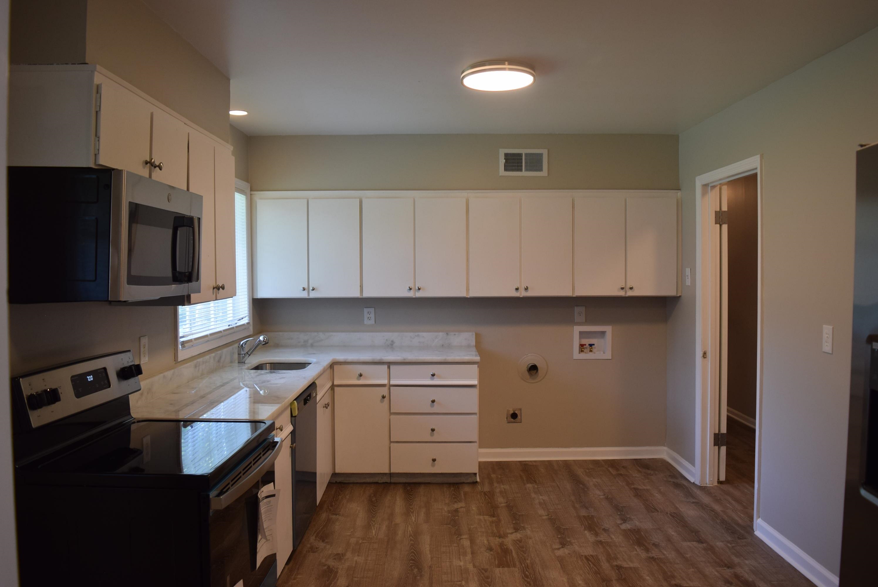 4144 Minden Road Memphis, TN 38117 - Photo 8 of 23 a view of a kitchen with electric appliances