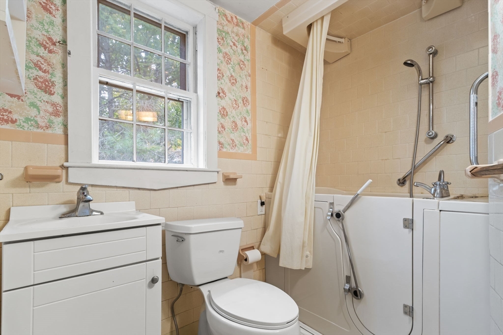 378 Tilden Road Scituate, MA 02066 - Photo 13 of 37 Gallery Image 13