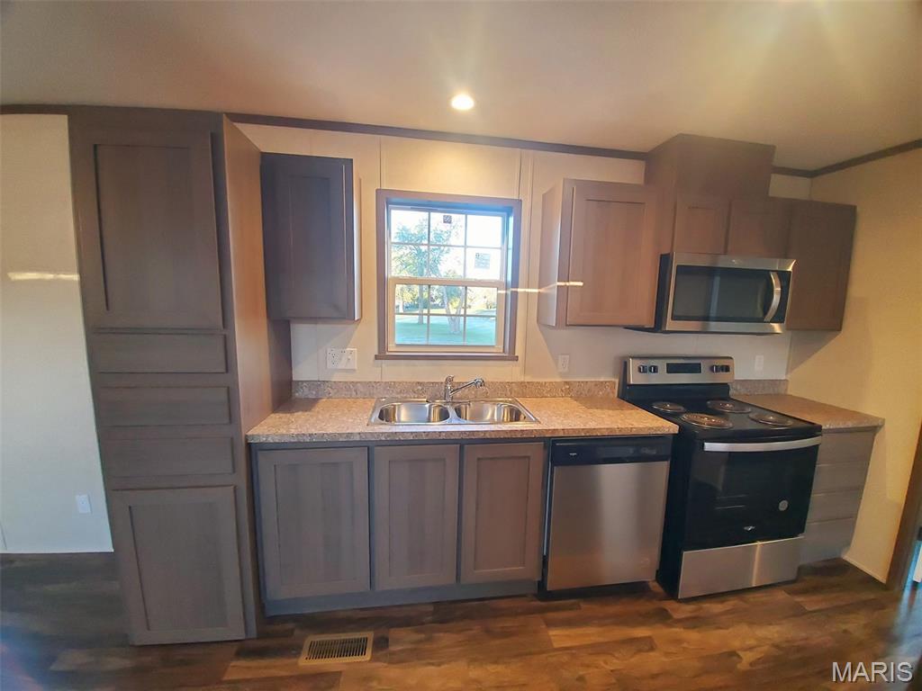 105 South Cherry Street Lewistown, MO 63452 - Photo 11 of 34