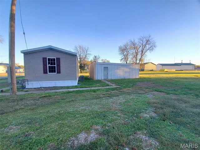 $127,500 | 105 North Cherry Street, Lewistown, MO 63452