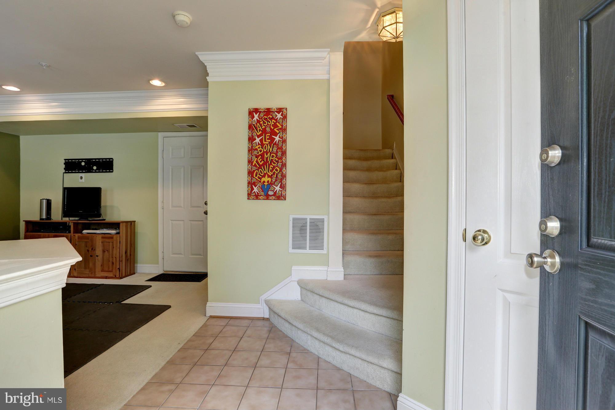 2107 Clark Place Silver Spring, MD 20910 - Photo 3 of 30 Entry