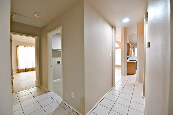 $2,295 | 3924 Newland Drive, Round Rock, TX 78681