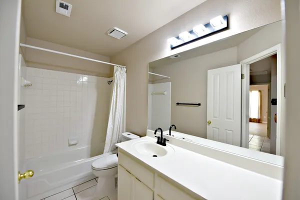 $2,295 | 3924 Newland Drive, Round Rock, TX 78681