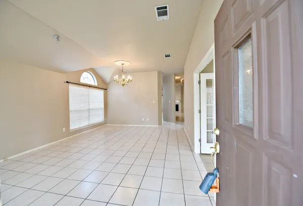 $2,295 | 3924 Newland Drive, Round Rock, TX 78681