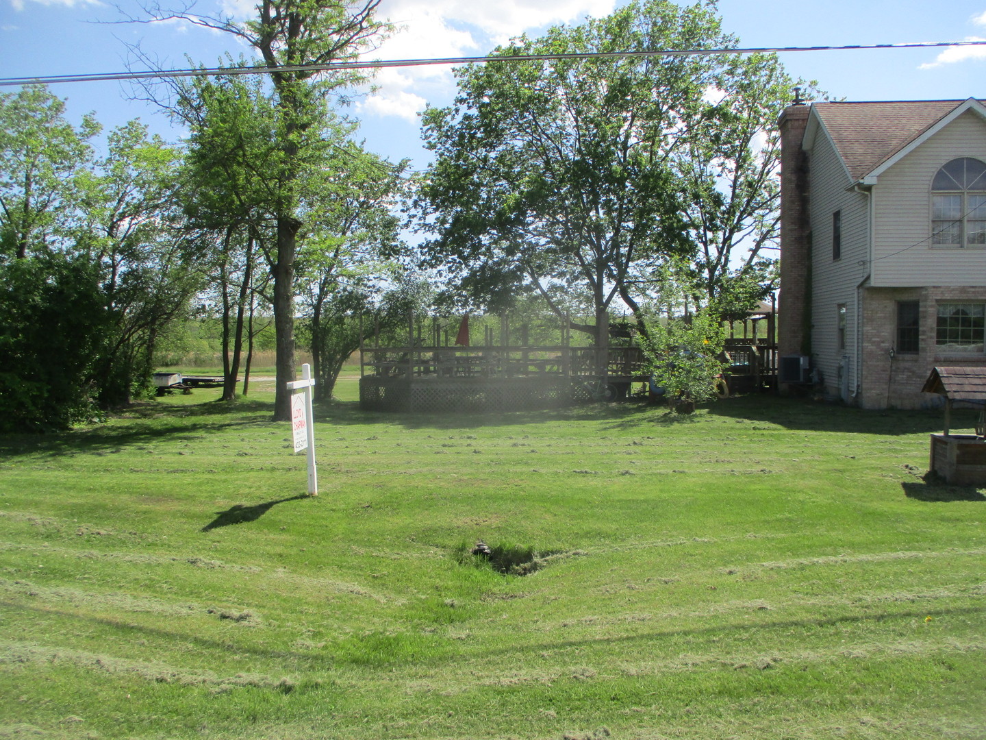 1864 North 2753rd Road Ottawa, IL 61350 - Photo 13 of 31 a backyard of a house with lots of green space