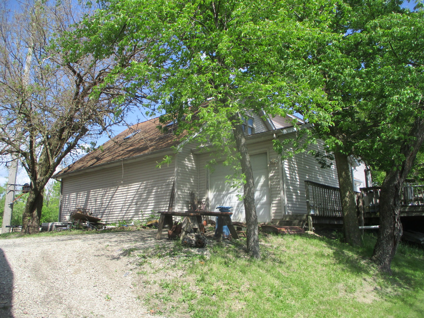 1864 North 2753rd Road Ottawa, IL 61350 - Photo 20 of 31 a view of a house with a yard