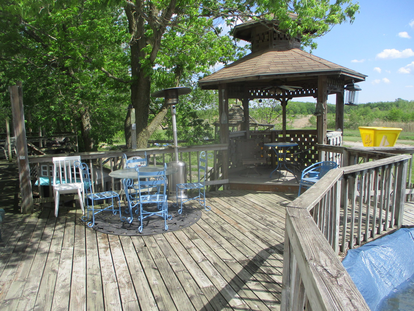 1864 North 2753rd Road Ottawa, IL 61350 - Photo 24 of 31 a view of a chairs and table in the balcony