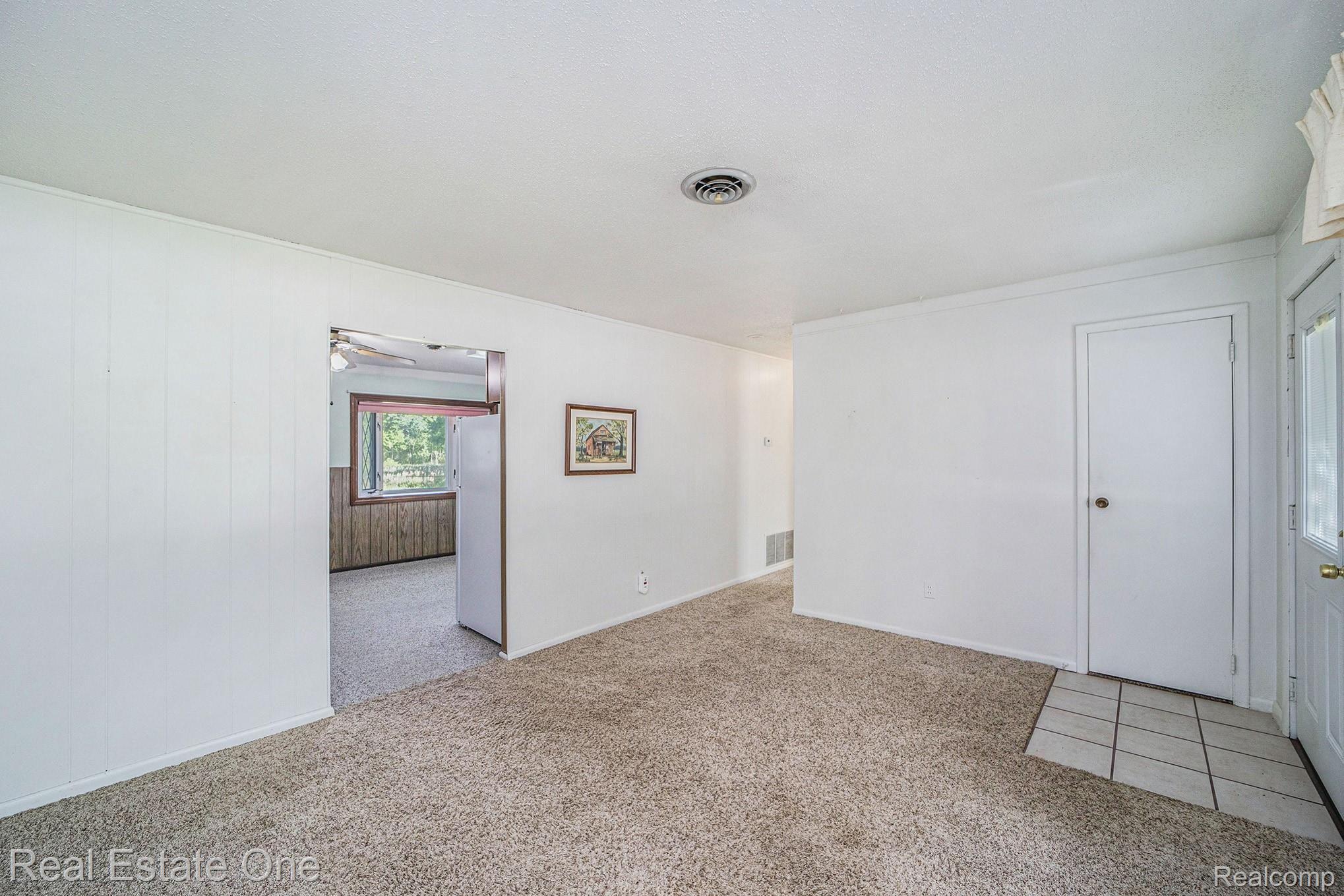 2551 Toby Road Lake Orion, MI 48359 - Photo 10 of 26 017A5145.jpg