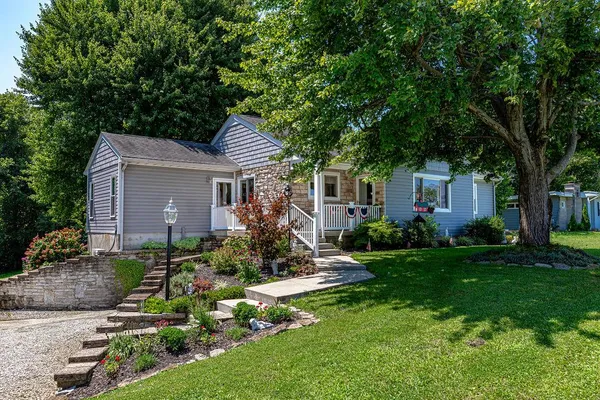 $289,900 | 10041 Highway 50, Aurora, IN 47001