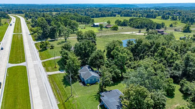 $289,900 | 10041 Highway 50, Aurora, IN 47001