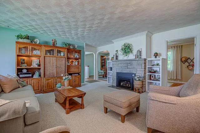 $289,900 | 10041 Highway 50, Aurora, IN 47001