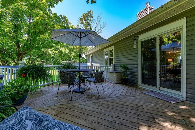 $289,900 | 10041 Highway 50, Aurora, IN 47001