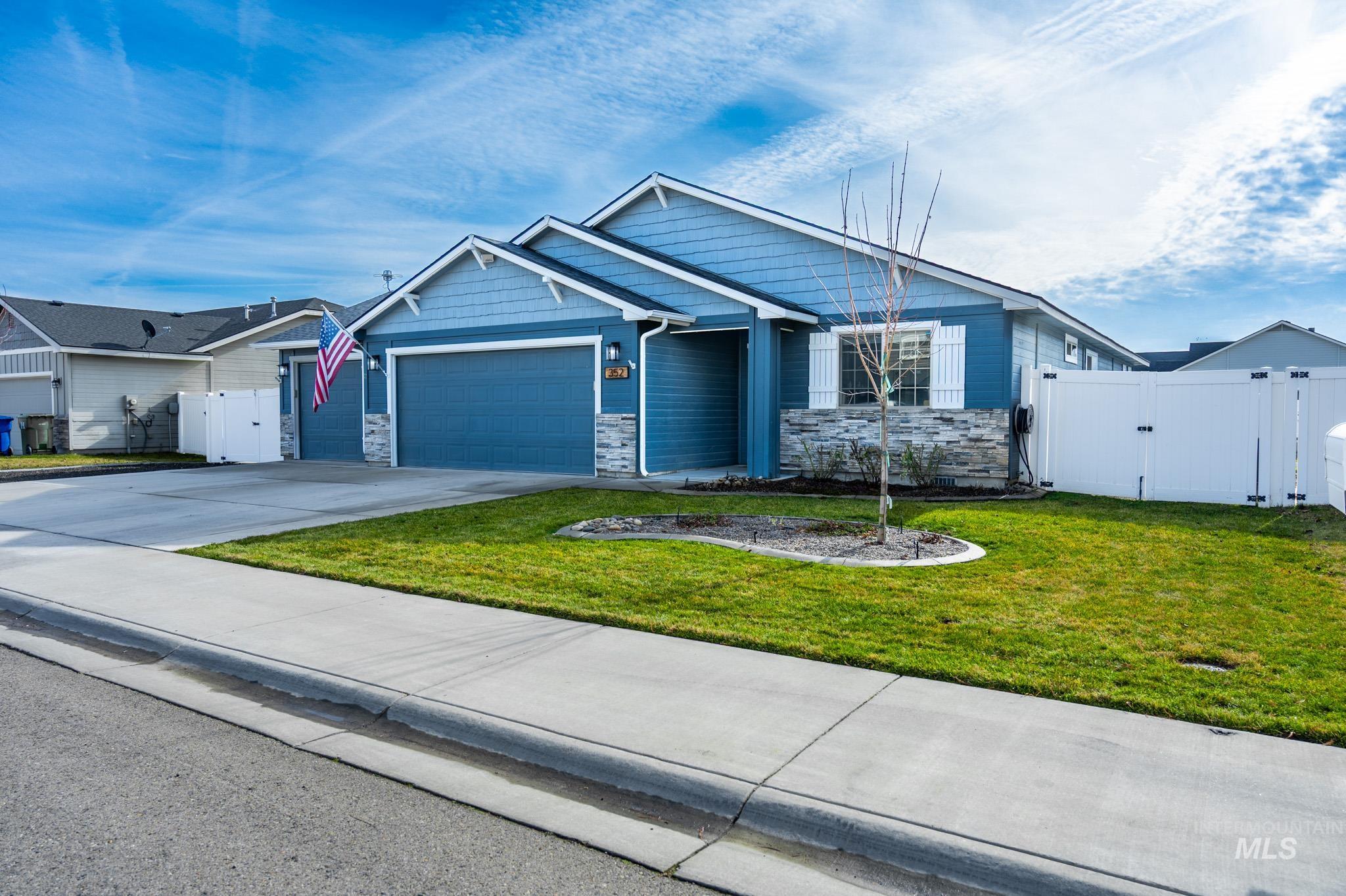 352 Syringa Springs Drive Fruitland, ID 83619 - Photo 2 of 48