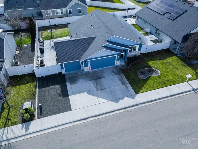 $369,999 | 352 Syringa Springs Drive, Fruitland, ID 83619