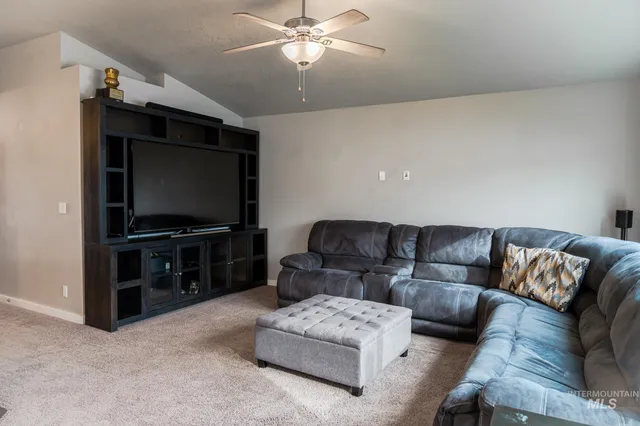 $369,999 | 352 Syringa Springs Drive, Fruitland, ID 83619