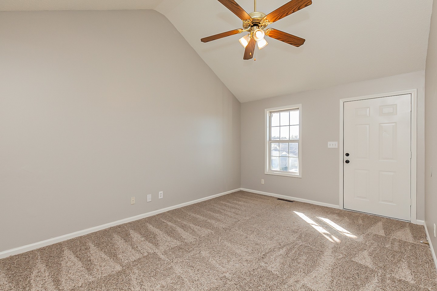 963 Granny White Road Clarksville, TN 37040 - Photo 5 of 17 Gallery Image 5