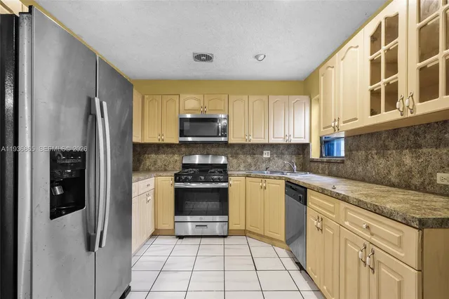 $599,000 | 17950 Northwest 6th Court, Miami Gardens, FL 33169