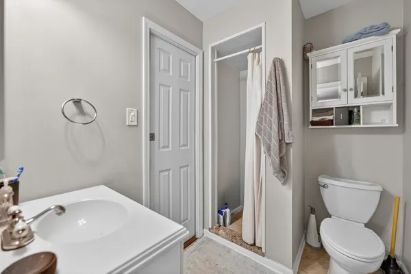 $2,500 | 33356 North Sears Boulevard, Grayslake, IL 60030