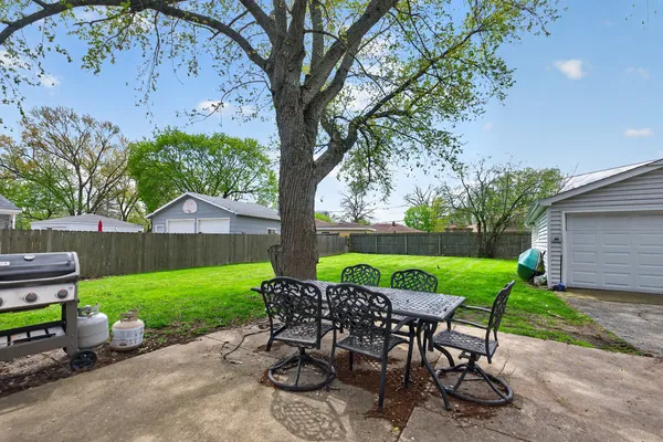 $2,500 | 33356 North Sears Boulevard, Grayslake, IL 60030