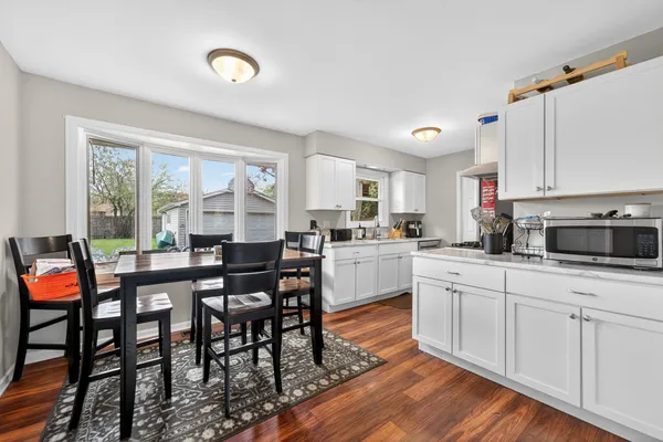 $2,500 | 33356 North Sears Boulevard, Grayslake, IL 60030